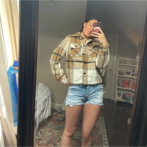 Plaid jacket with buttons